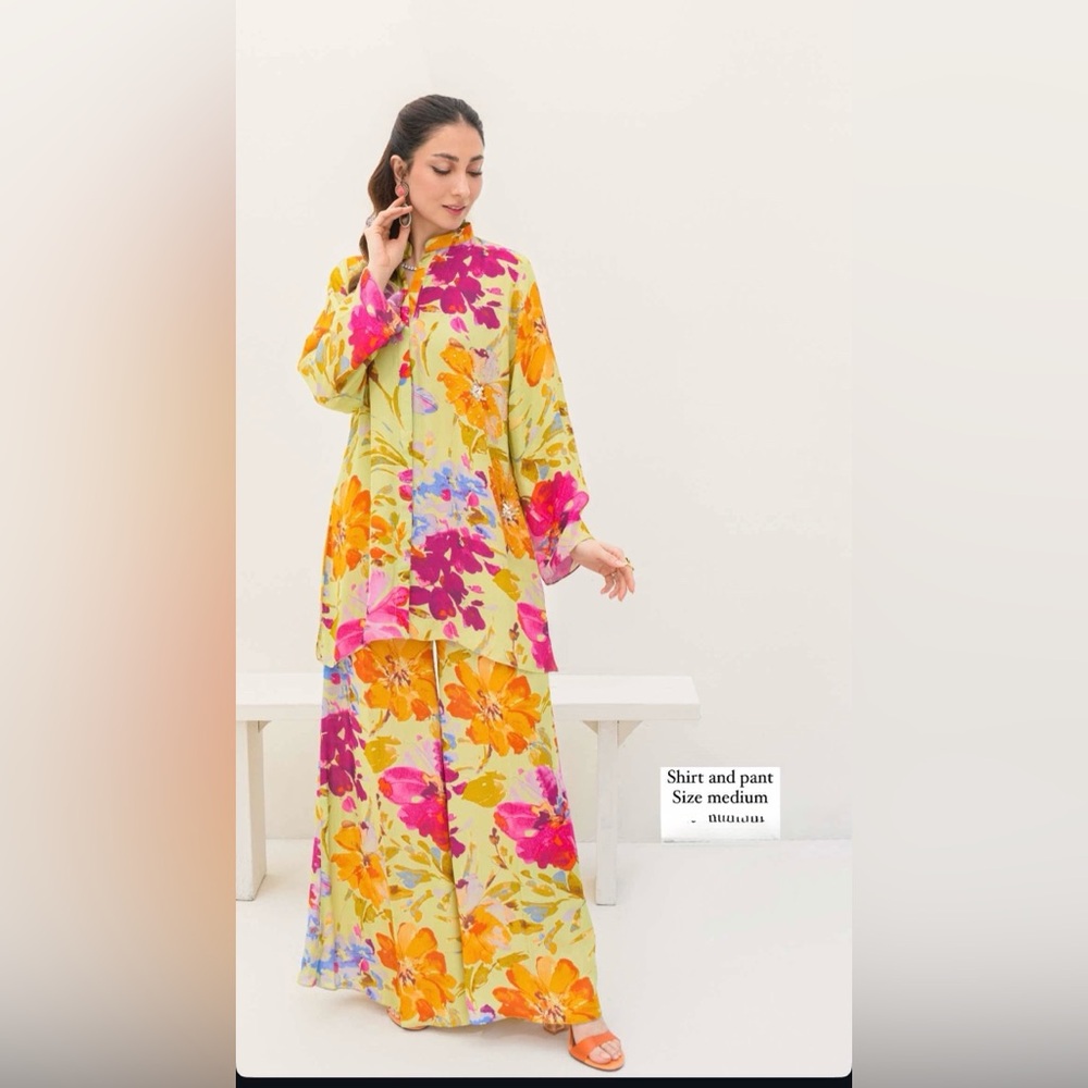 Pakistani branded  crepe floral Two-Piece Set